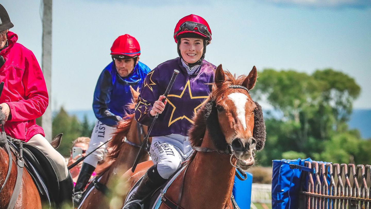 Carreras de caballos: flujo de tributos para la joven jockey kiwi Megan Taylor muerta en la carrera